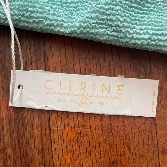 NWT Citrine Stella Textured Aqua Bikini Top Size M - Picture 3 of 4